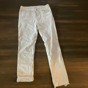 Loft White size 6/28 modern straight jean